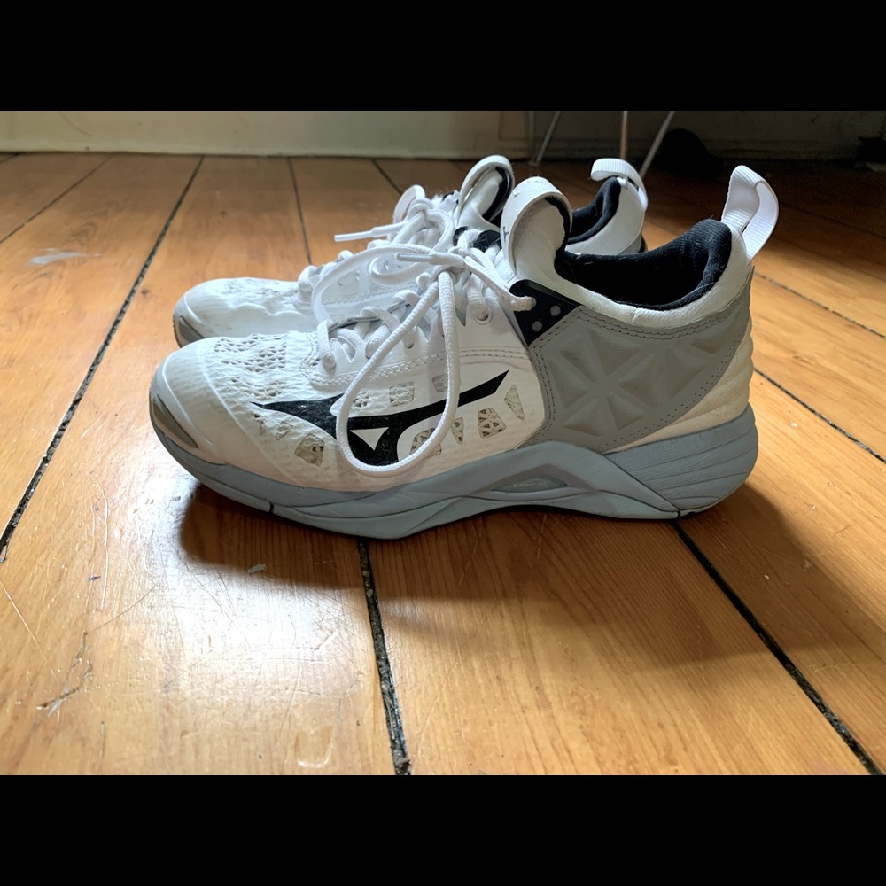 Mizuno court shoes. Volleyball